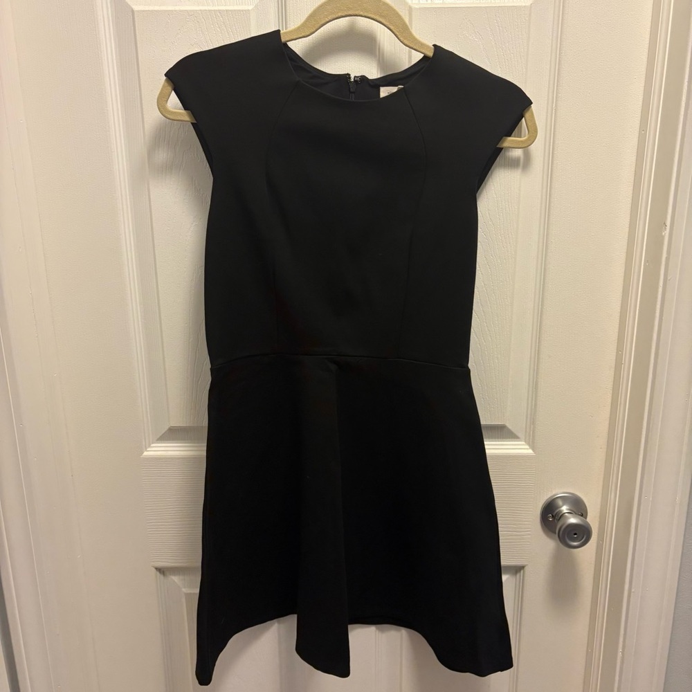 Elegant Black Cap Sleeve Dress